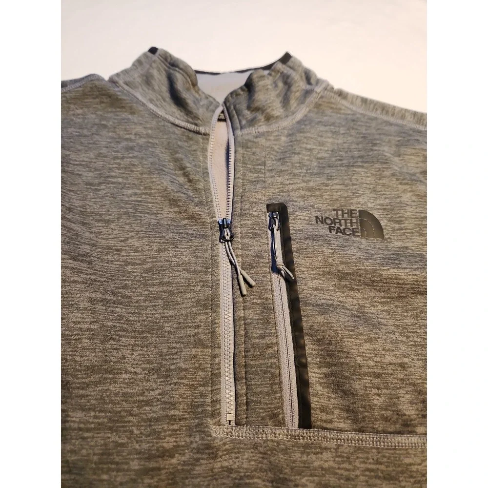 The North Face Men's Gray 1/4 Zip Pullover Mock Neck Long Sleeve Size Medium